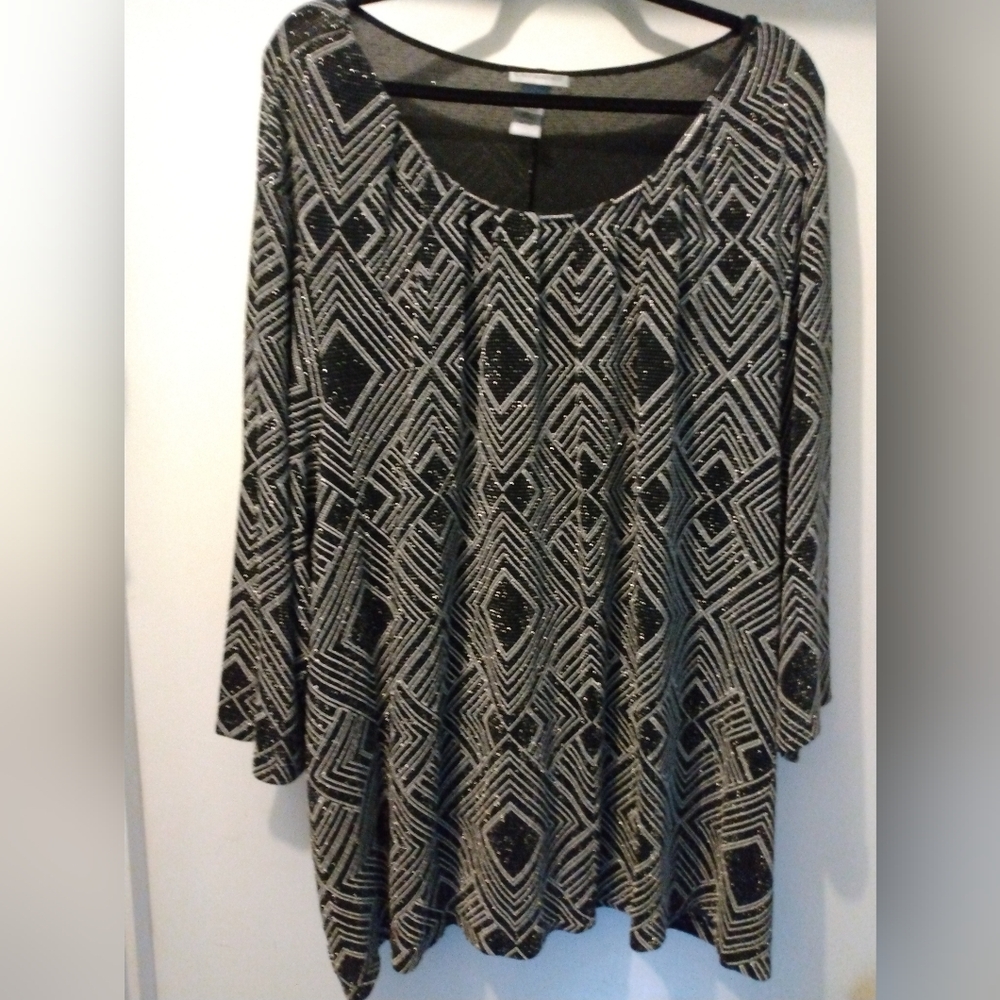 Catherines Black and White Top, Geometric Patten